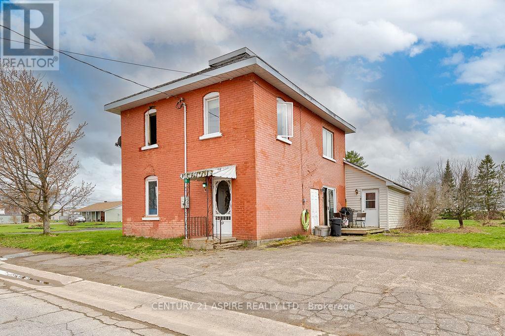 Property Photo: 19 Lacroix Bay Road ON K0J 2L0