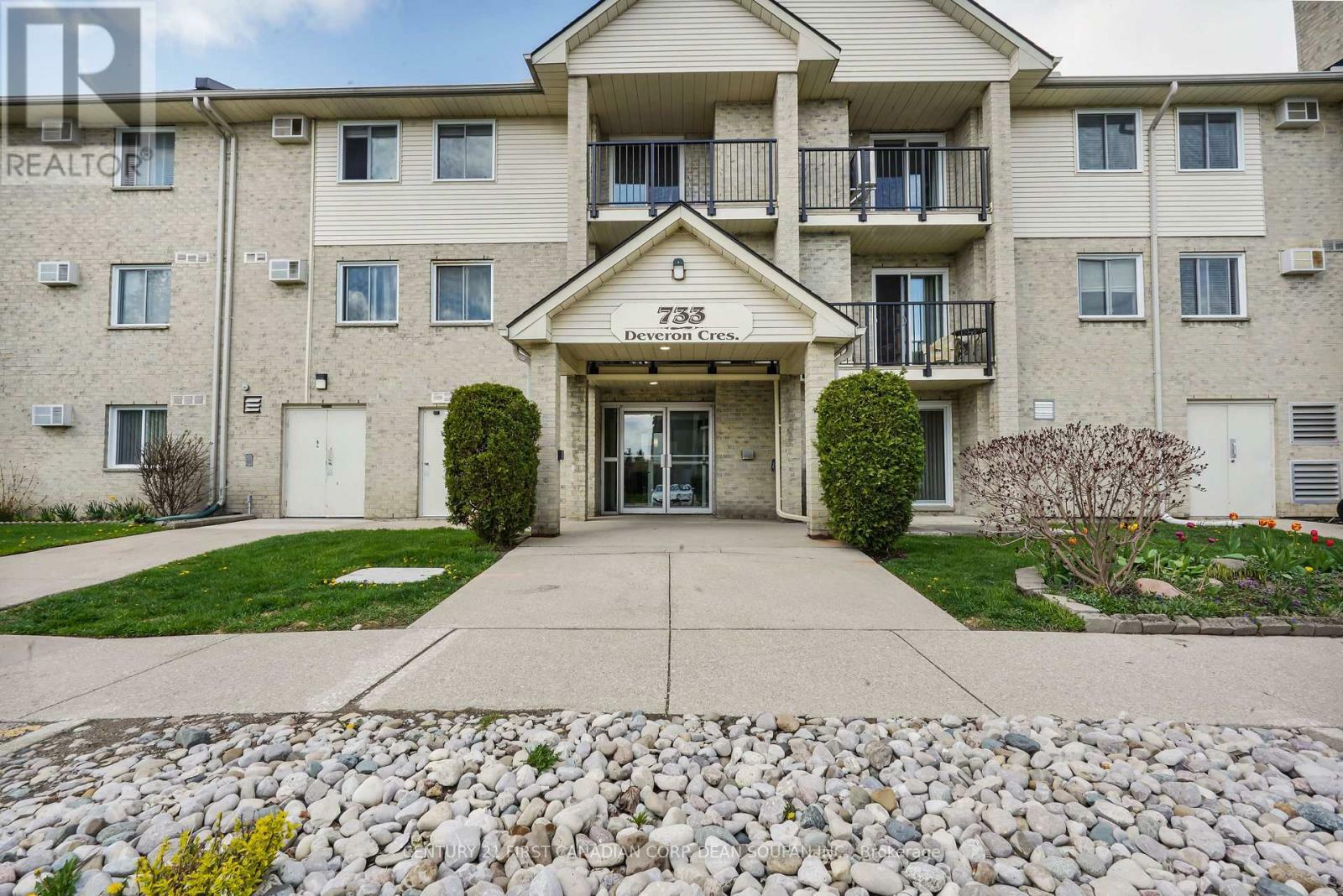 Property Photo: 733 Deveron Crescent 304 ON N5Z 4X7