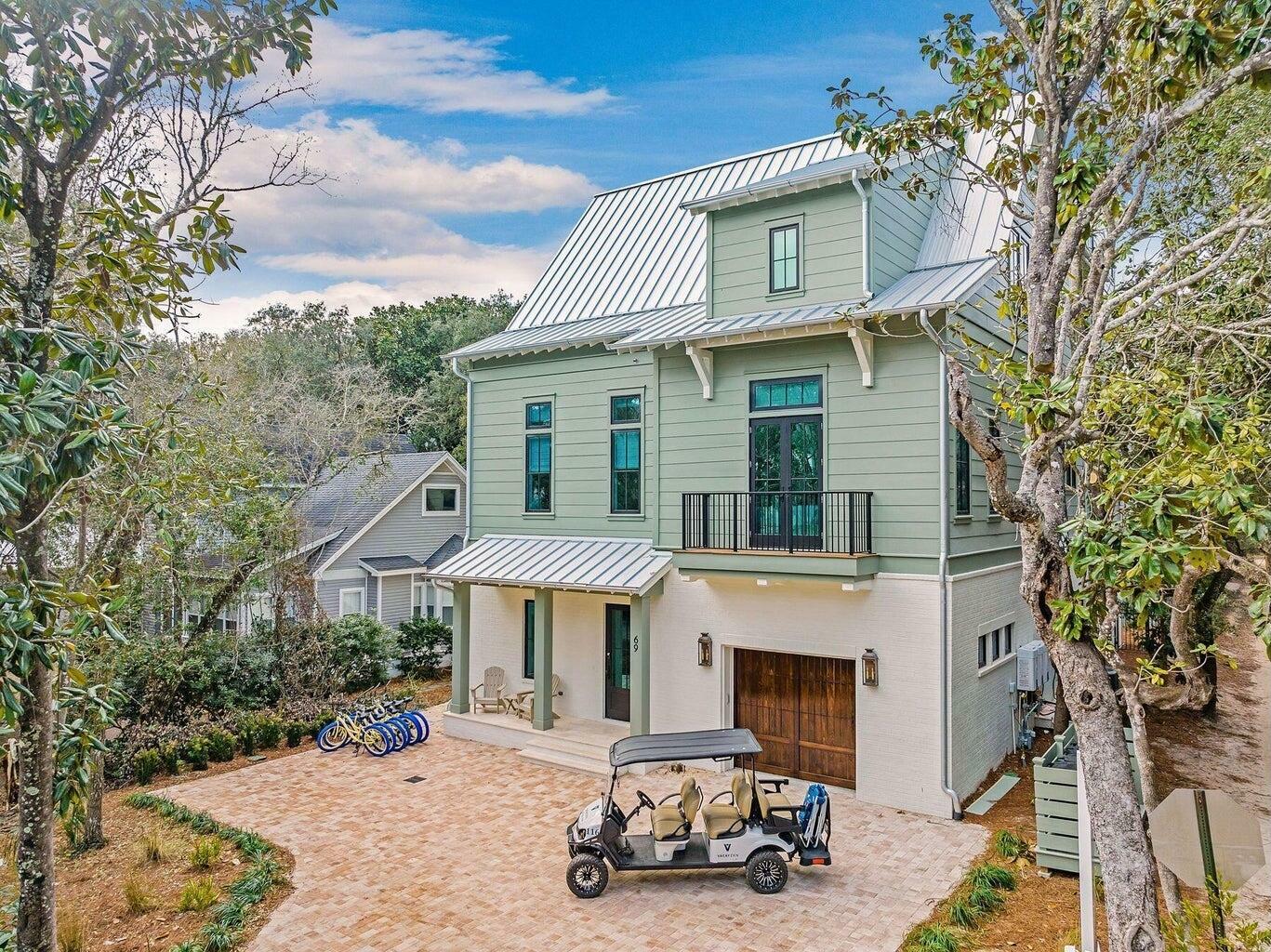 Property Photo: 69 Live Oak Street FL 32459