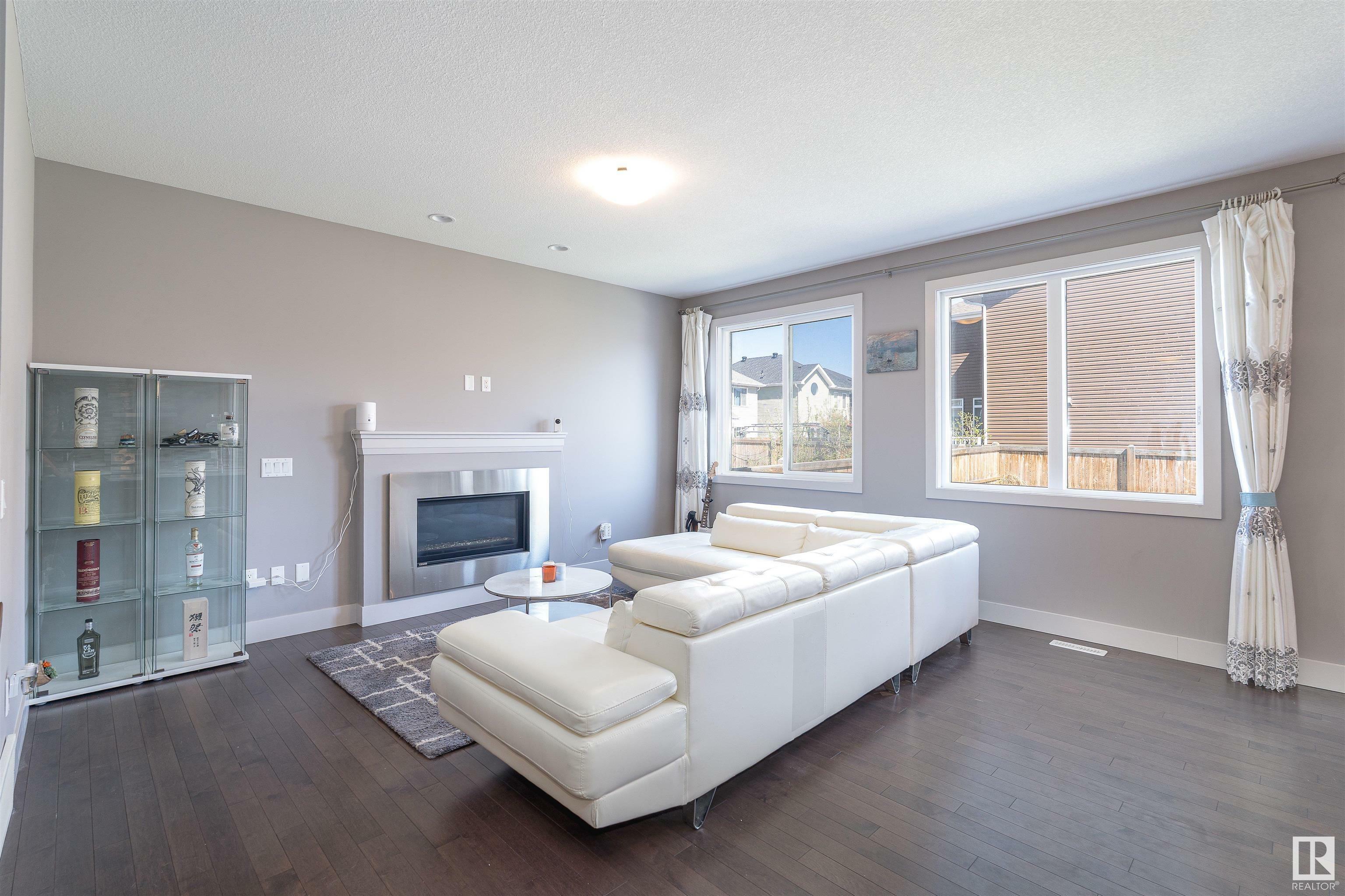 Photo de la propriété: 1719 164 Street SW AB T6W 3P6
