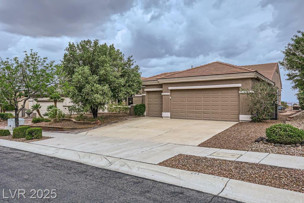Property Photo: 2110 King Mesa Drive NV 89012