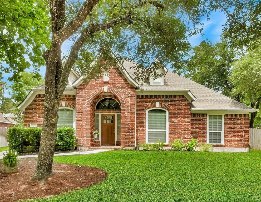 Property Photo: 2 Westward Ridge Place TX 77384