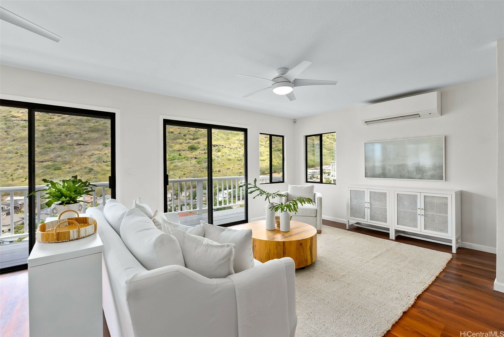 Property Photo: 1387 Miloiki Street HI 96825