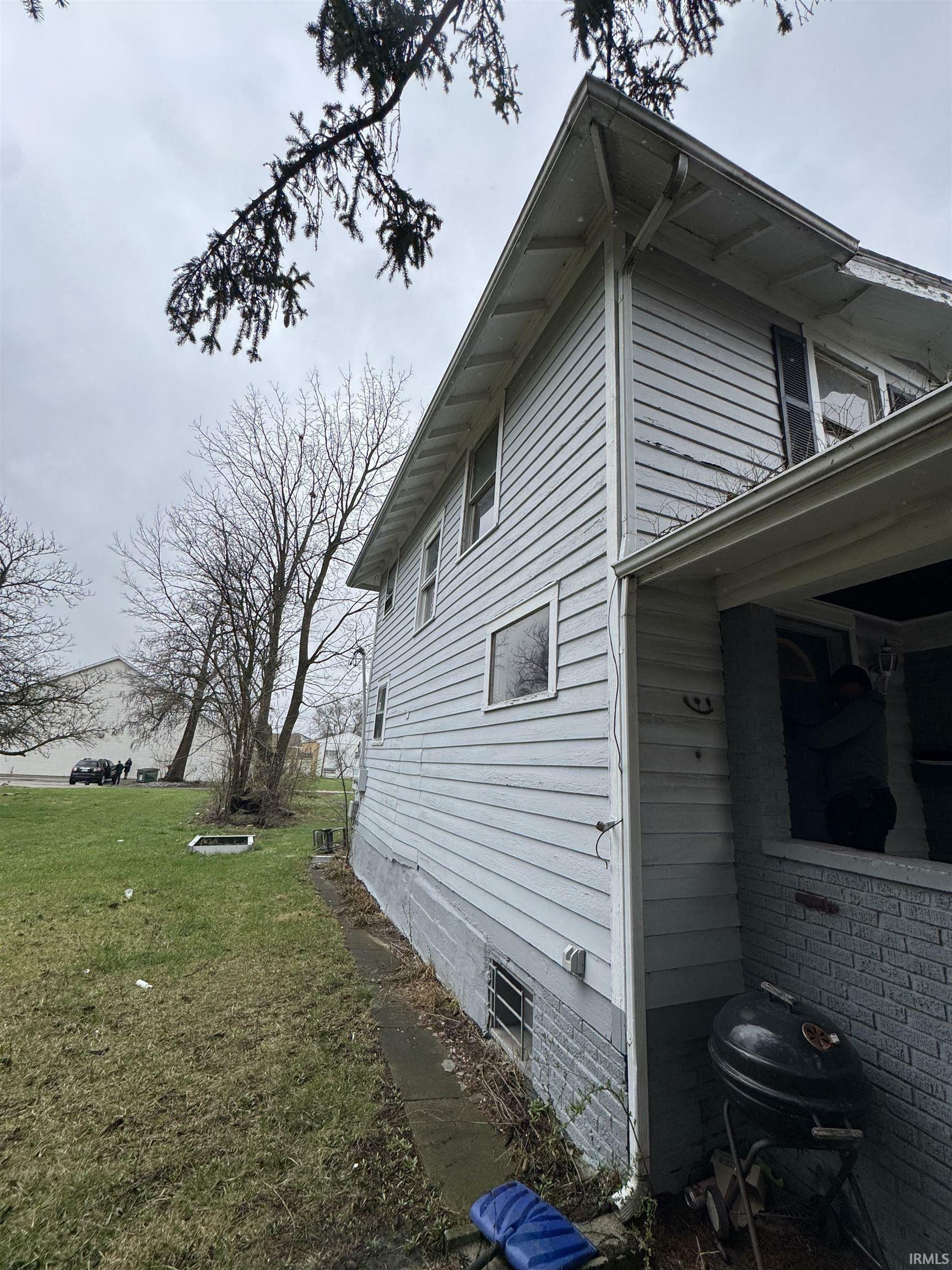 Property Photo: 811 E Lewis Street IN 46803-1157