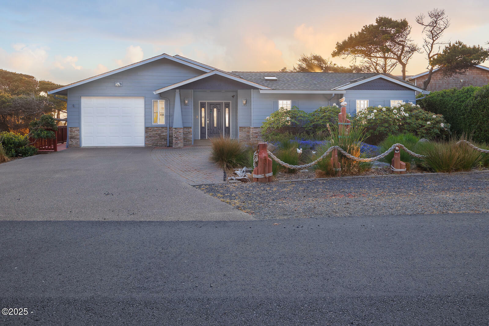 Property Photo: 8810 SW Marine View Street OR 97366