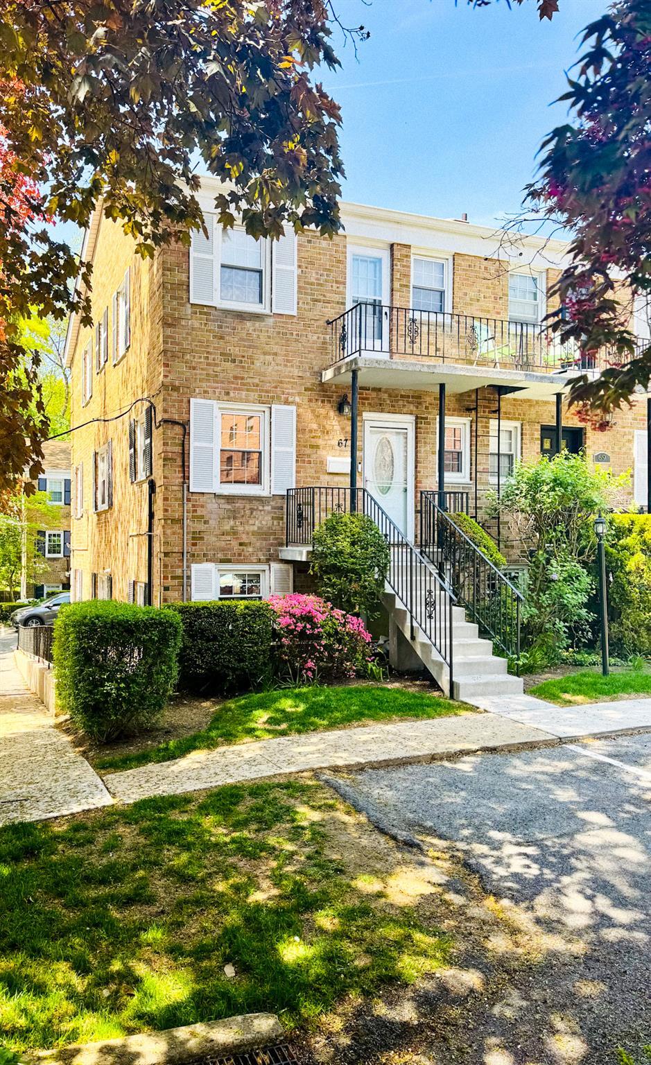 Property Photo: 67 Georgia Avenue 14D NY 10708