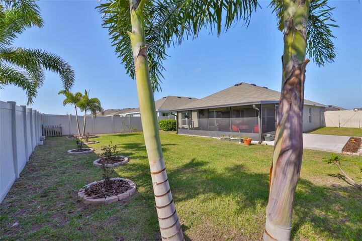 Property Photo: 16704 Sunburst Lake Street FL 33598