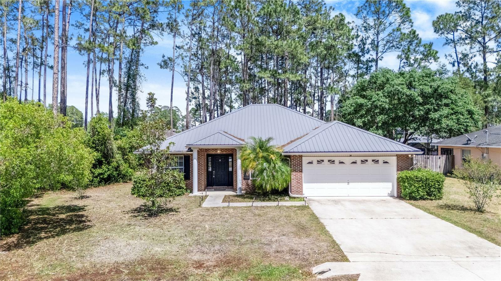 Property Photo: 20 Brigadoon Lane FL 32137