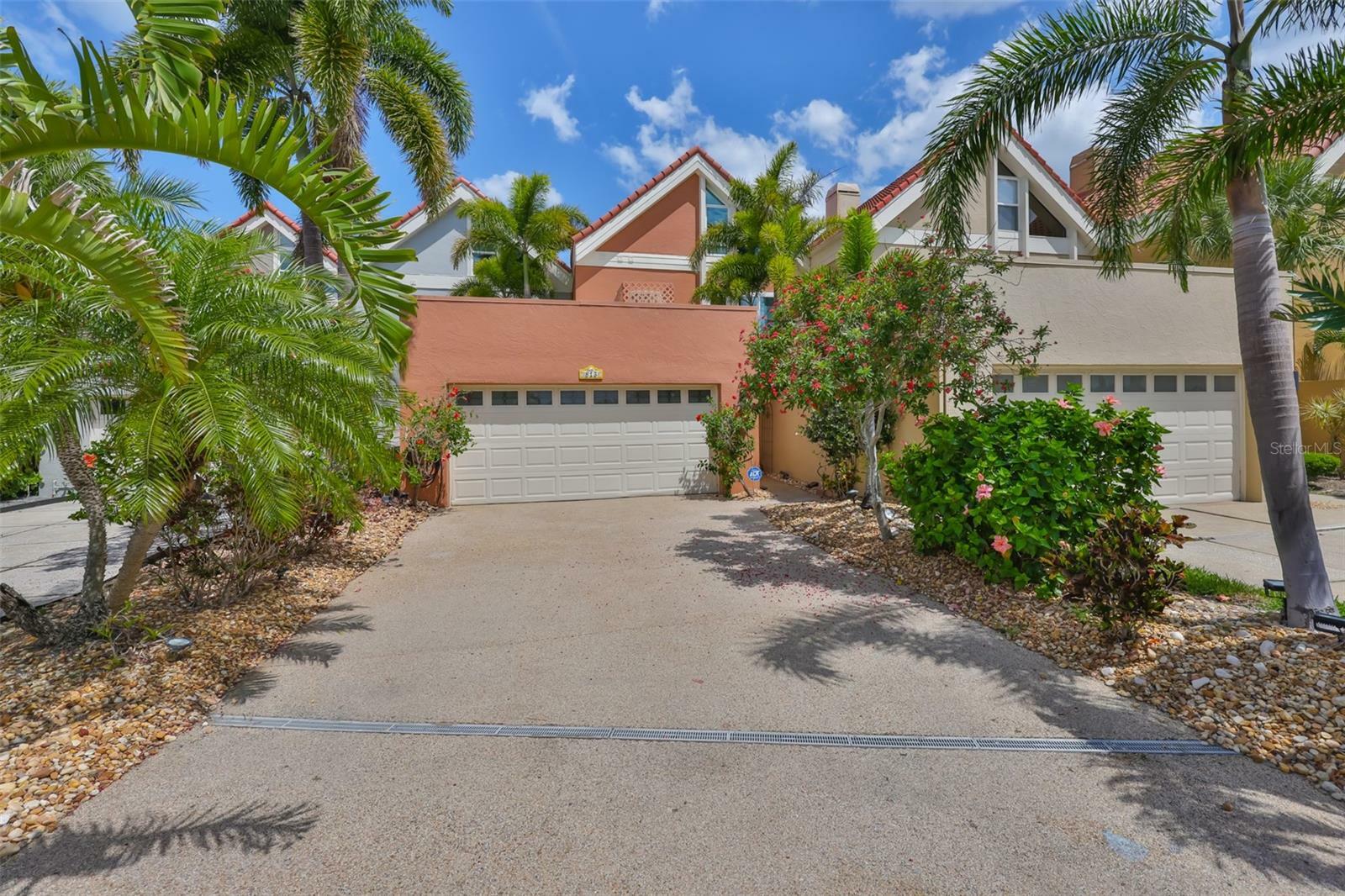 Property Photo: 813 Symphony Isles Boulevard FL 33572
