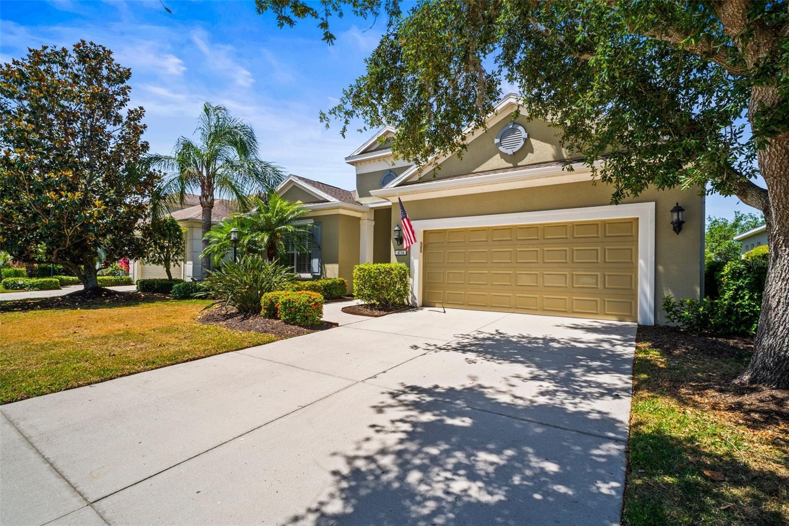 Property Photo: 4734 Claremont Park Drive FL 34211