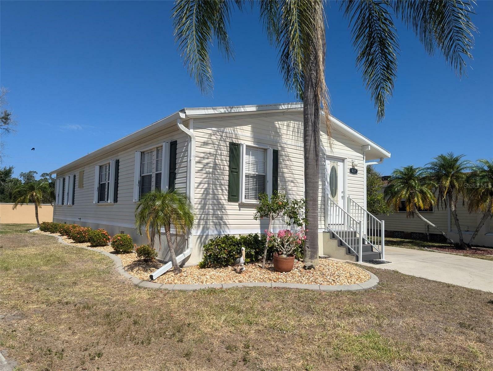 Property Photo: 2100 Kings Highway 977 FL 33980