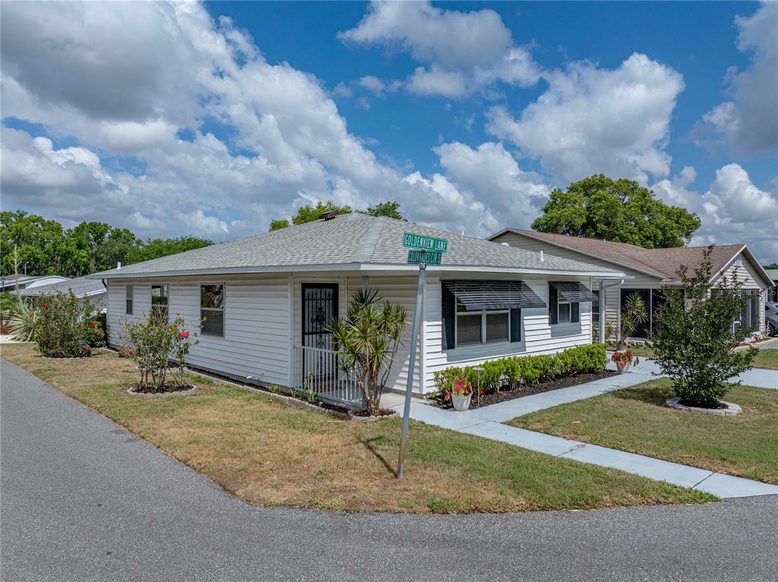 Property Photo: 4965 Goldenview Lane FL 33811
