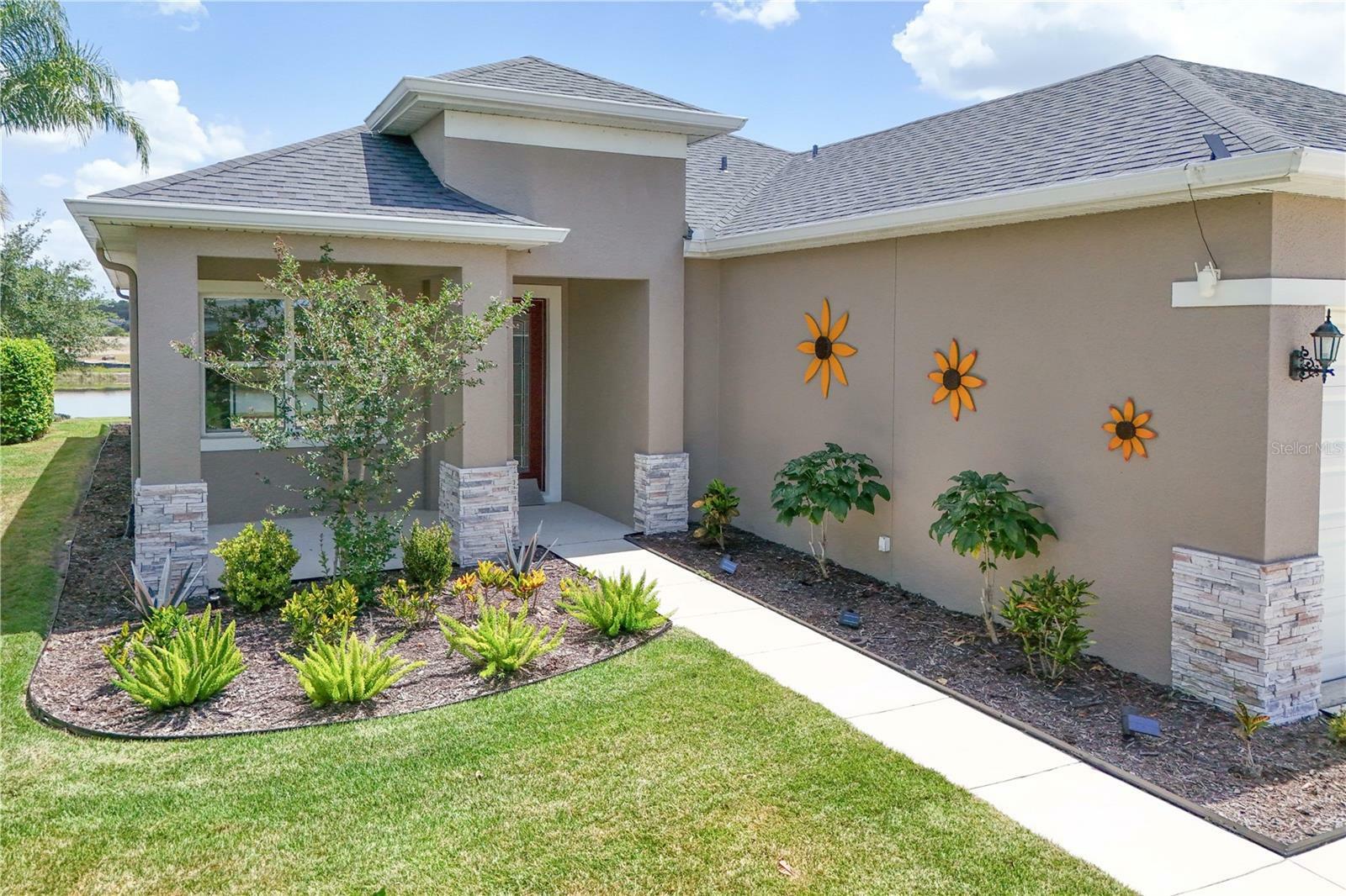 Property Photo: 8664 Bridgeport Bay Circle FL 32757