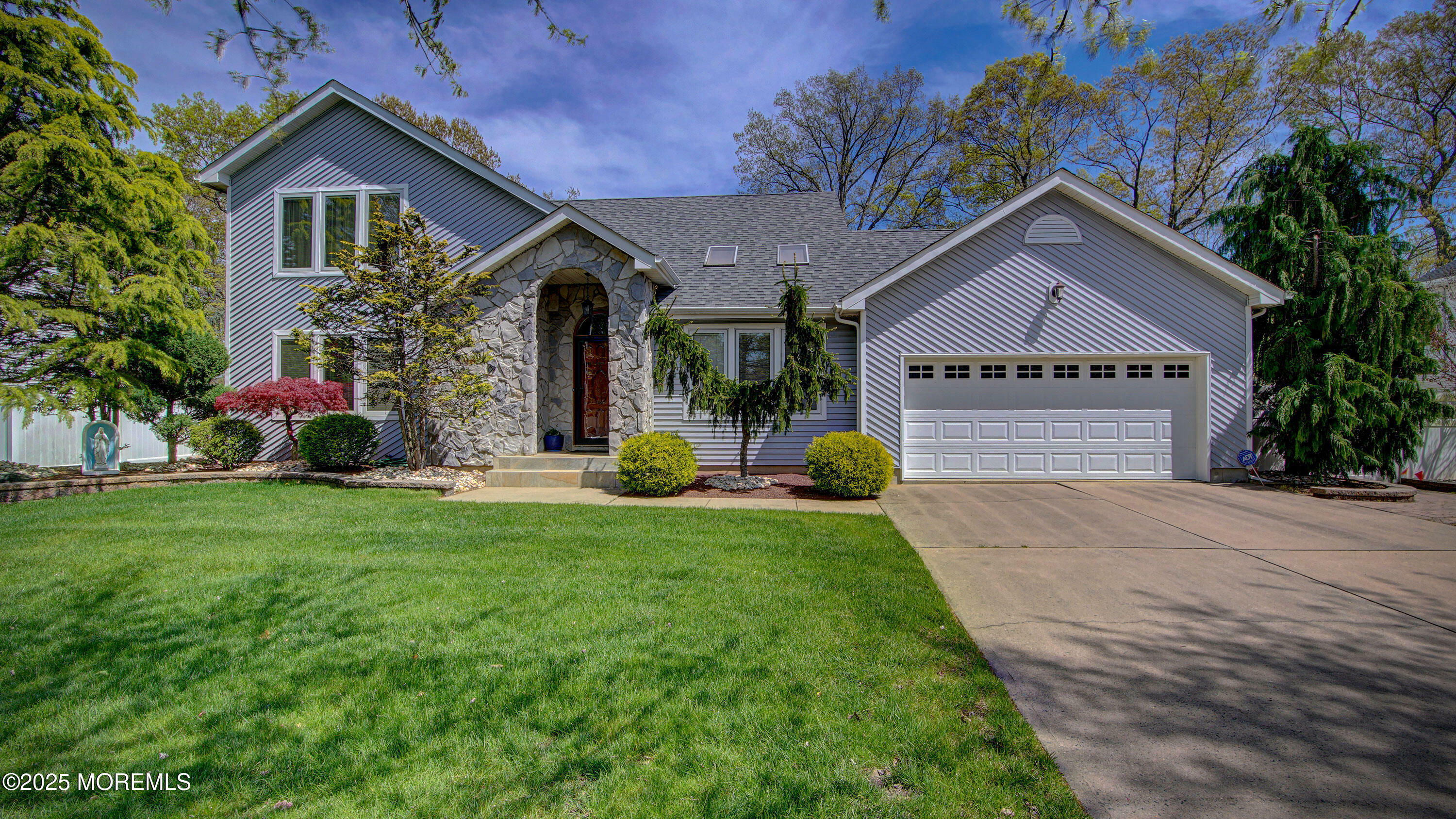 4 Weasel Creek Court  Howell NJ 07731 photo