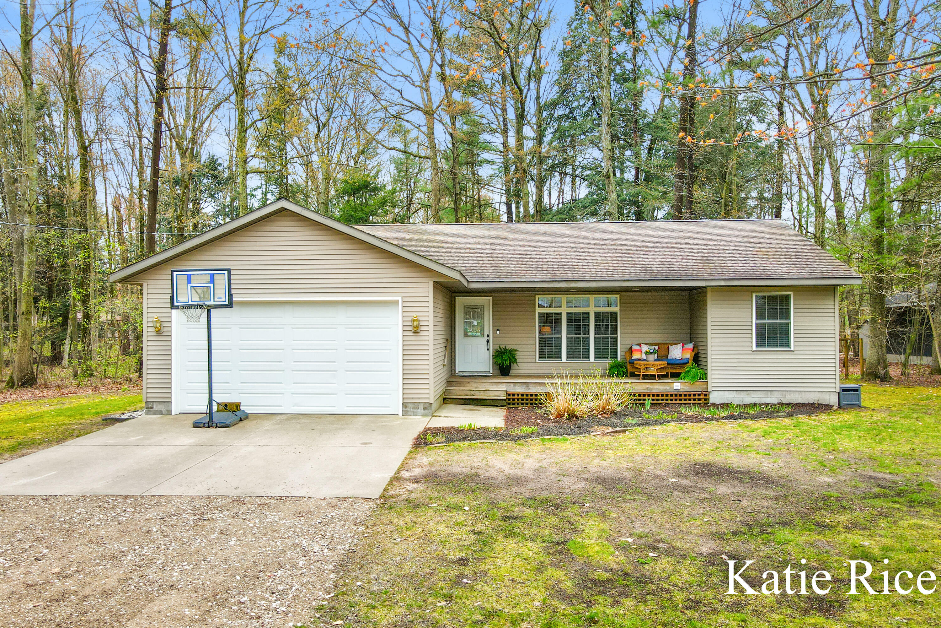 Property Photo: 7917 S Wood Street MI 49452