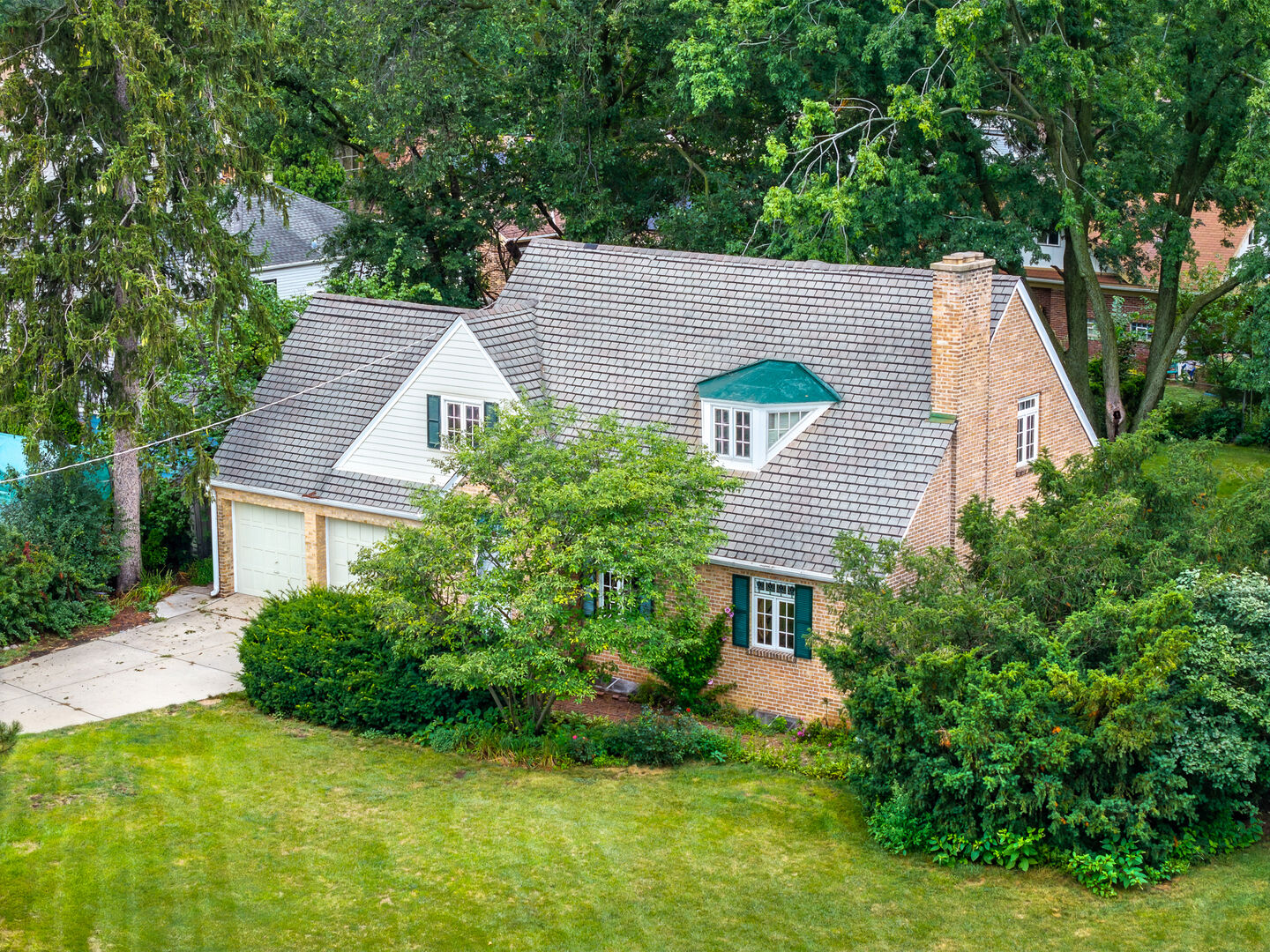 Property Photo:  1828 E Lincoln Avenue  IL 60018 