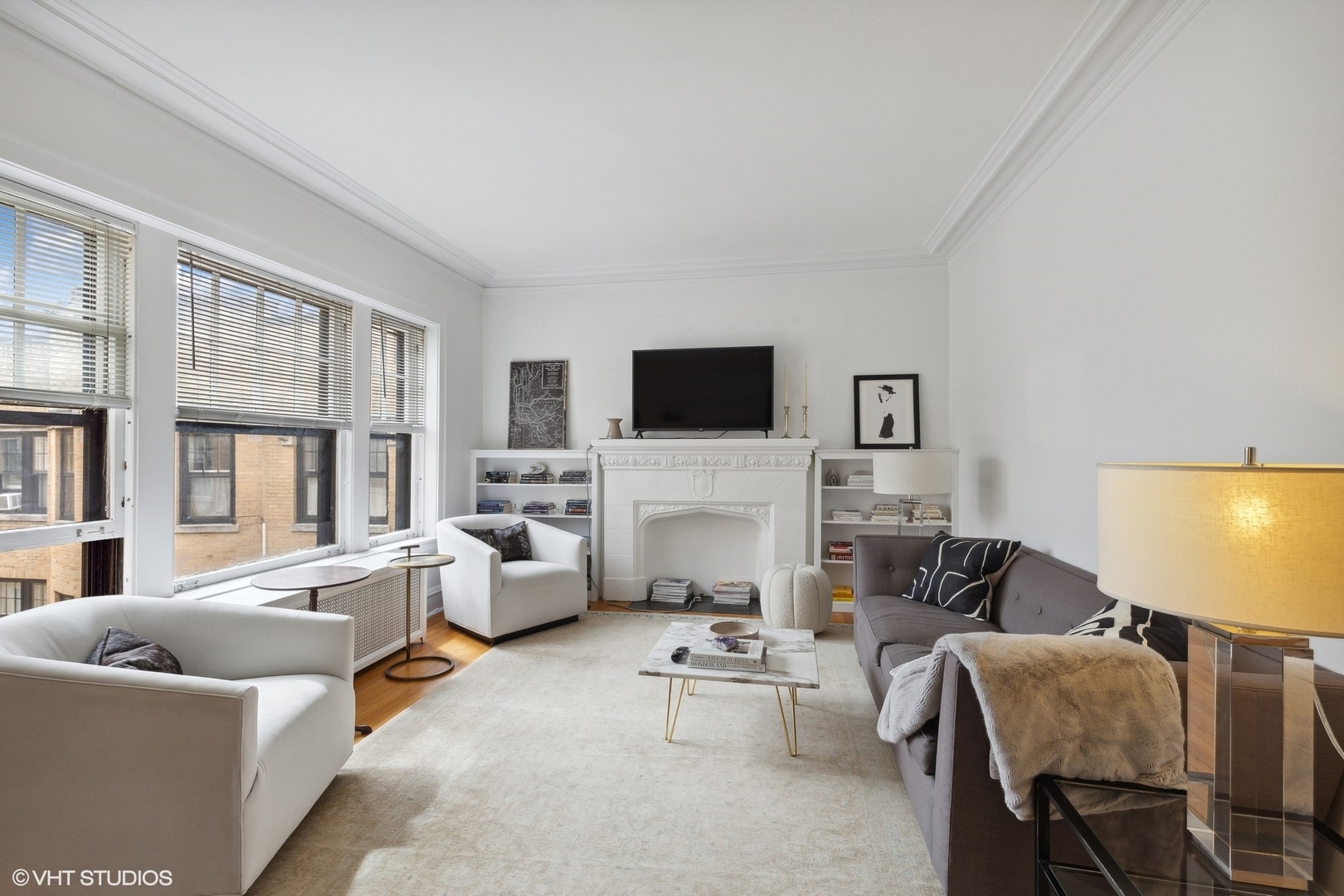 Property Photo: 830 Michigan Avenue E3 IL 60202