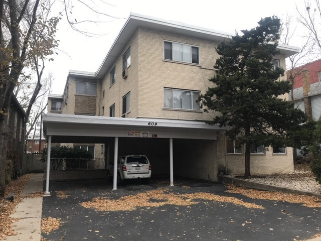 Property Photo: 609 Oakton Street 3E IL 60202