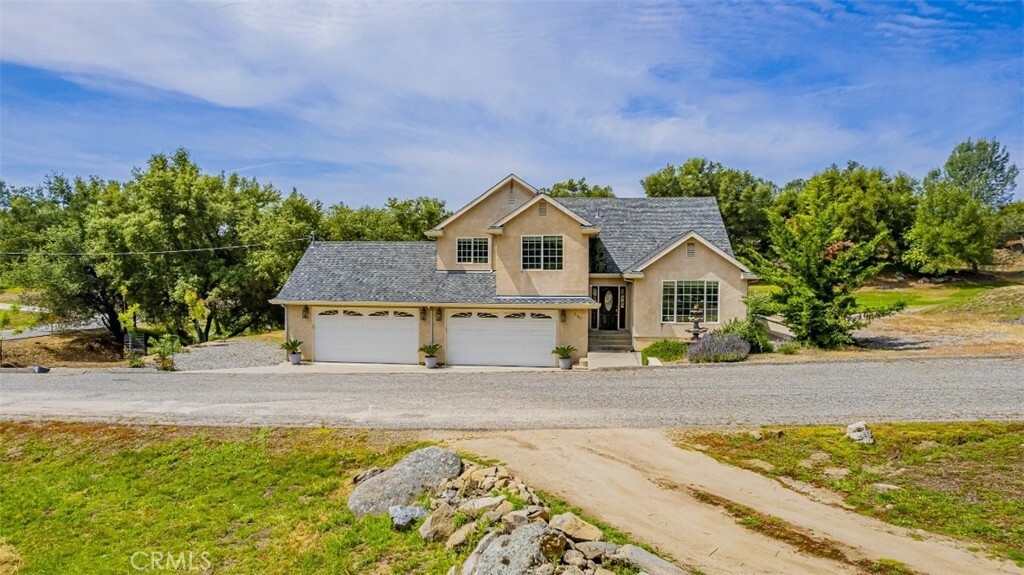 Property Photo: 30840 Badger Court CA 93614