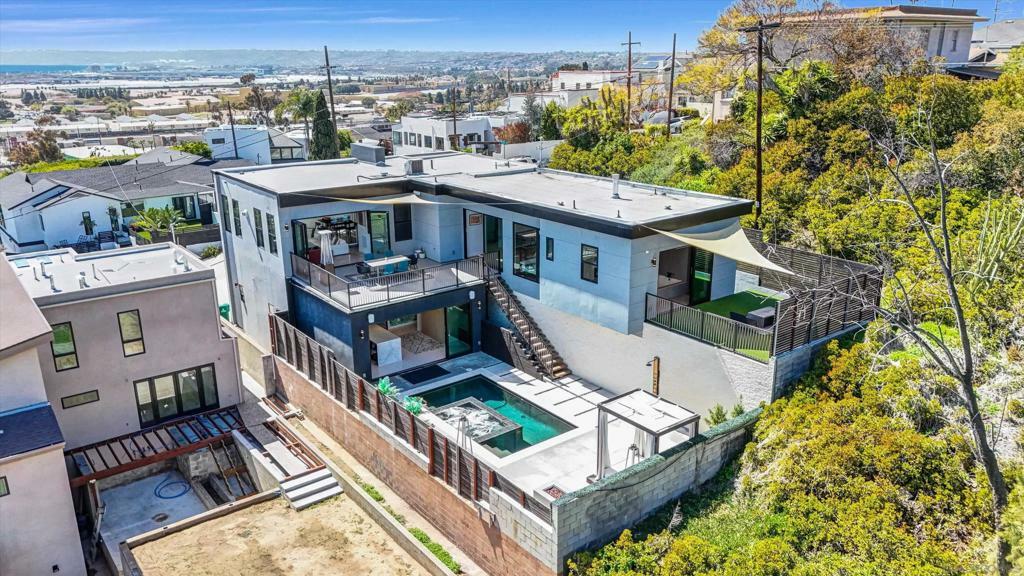 Property Photo: 1892 Titus St CA 92110