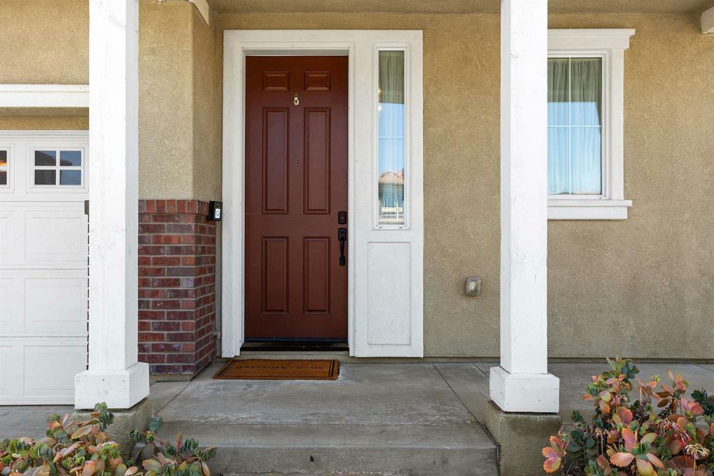 Property Photo: 411 Calabrese St CA 92028