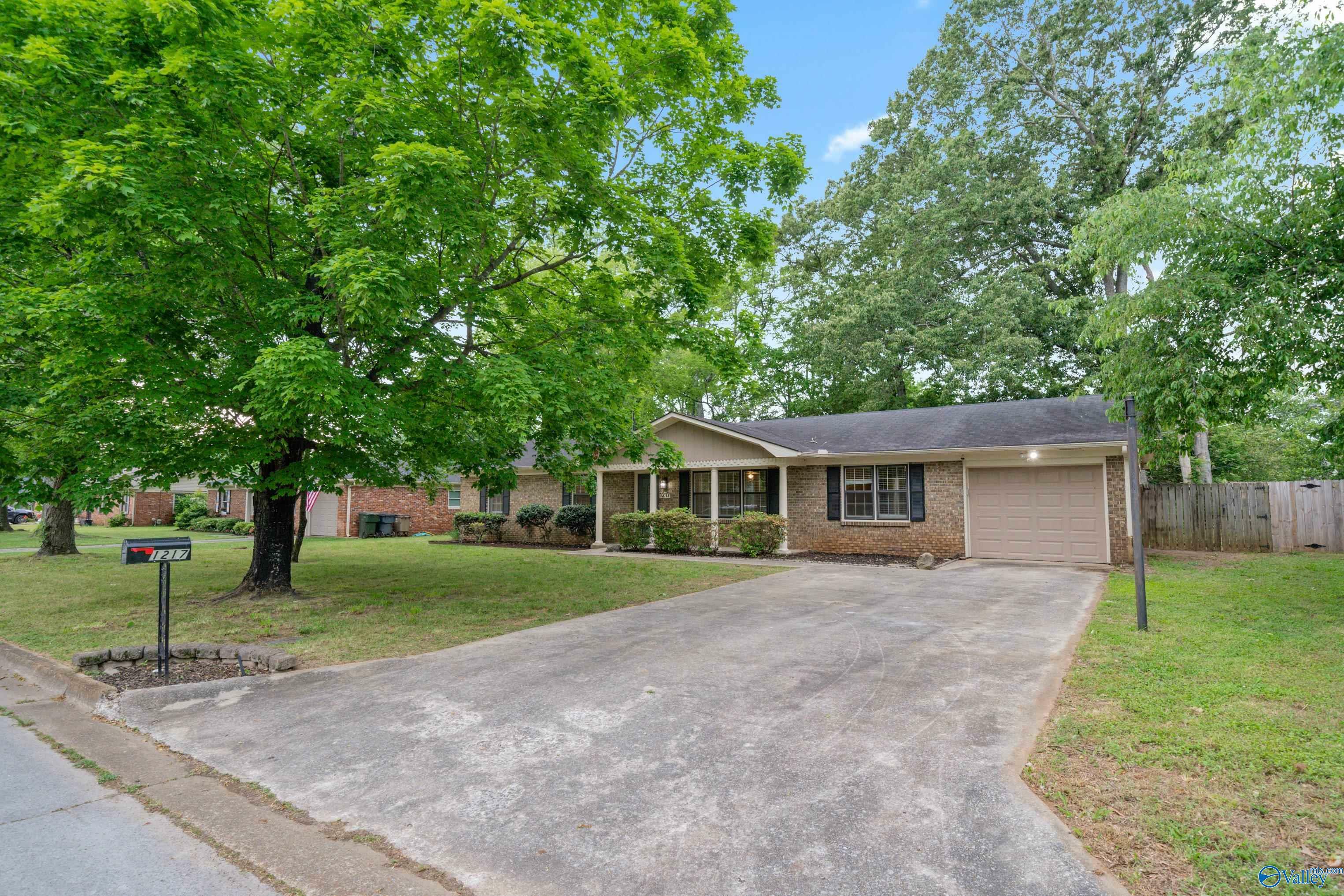 Property Photo: 1217 Count Mallard Drive SE AL 35601