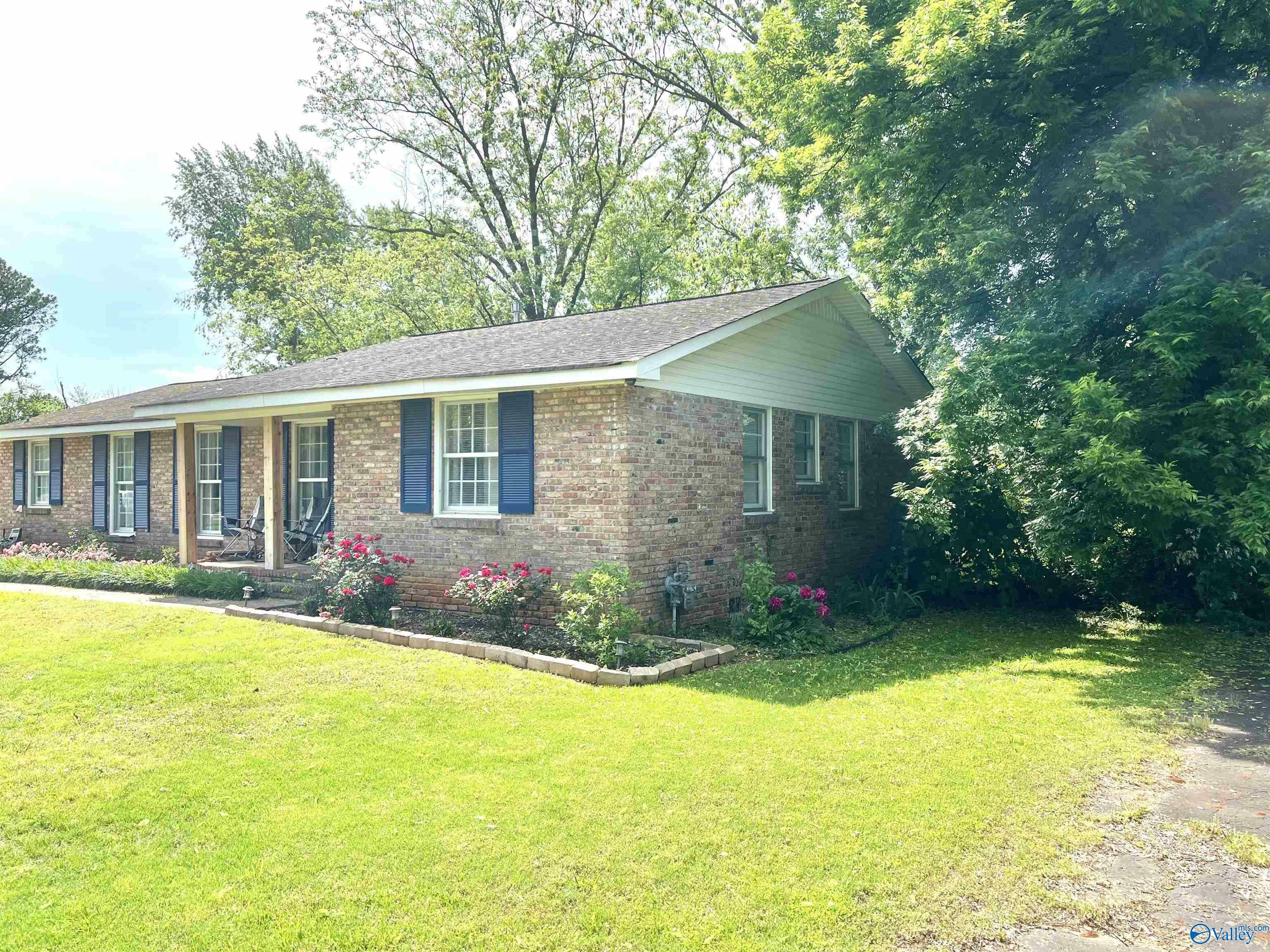 Property Photo: 6205 Deramus Avenue AL 35806