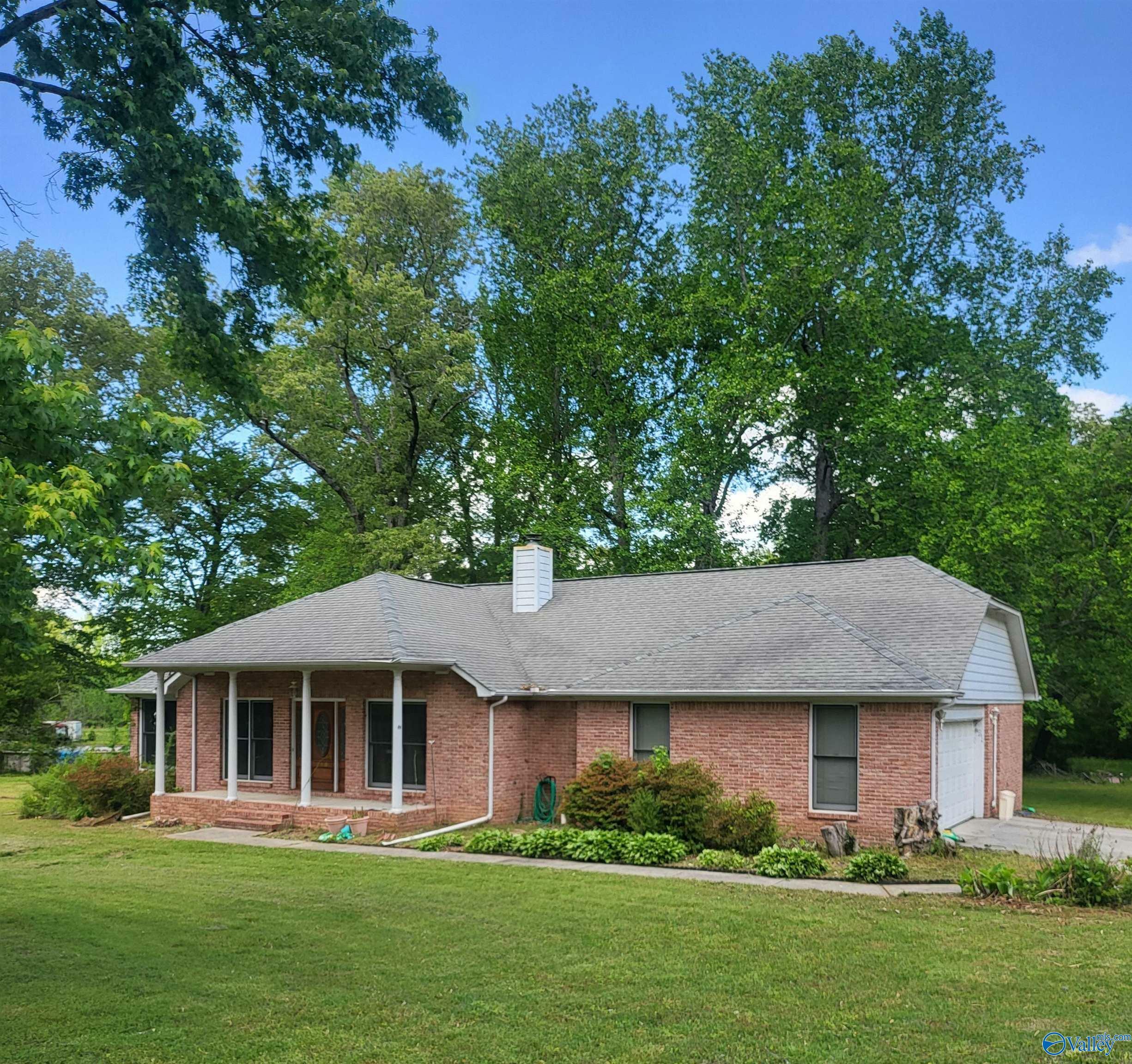 Property Photo: 218 Powell Street AL 35748