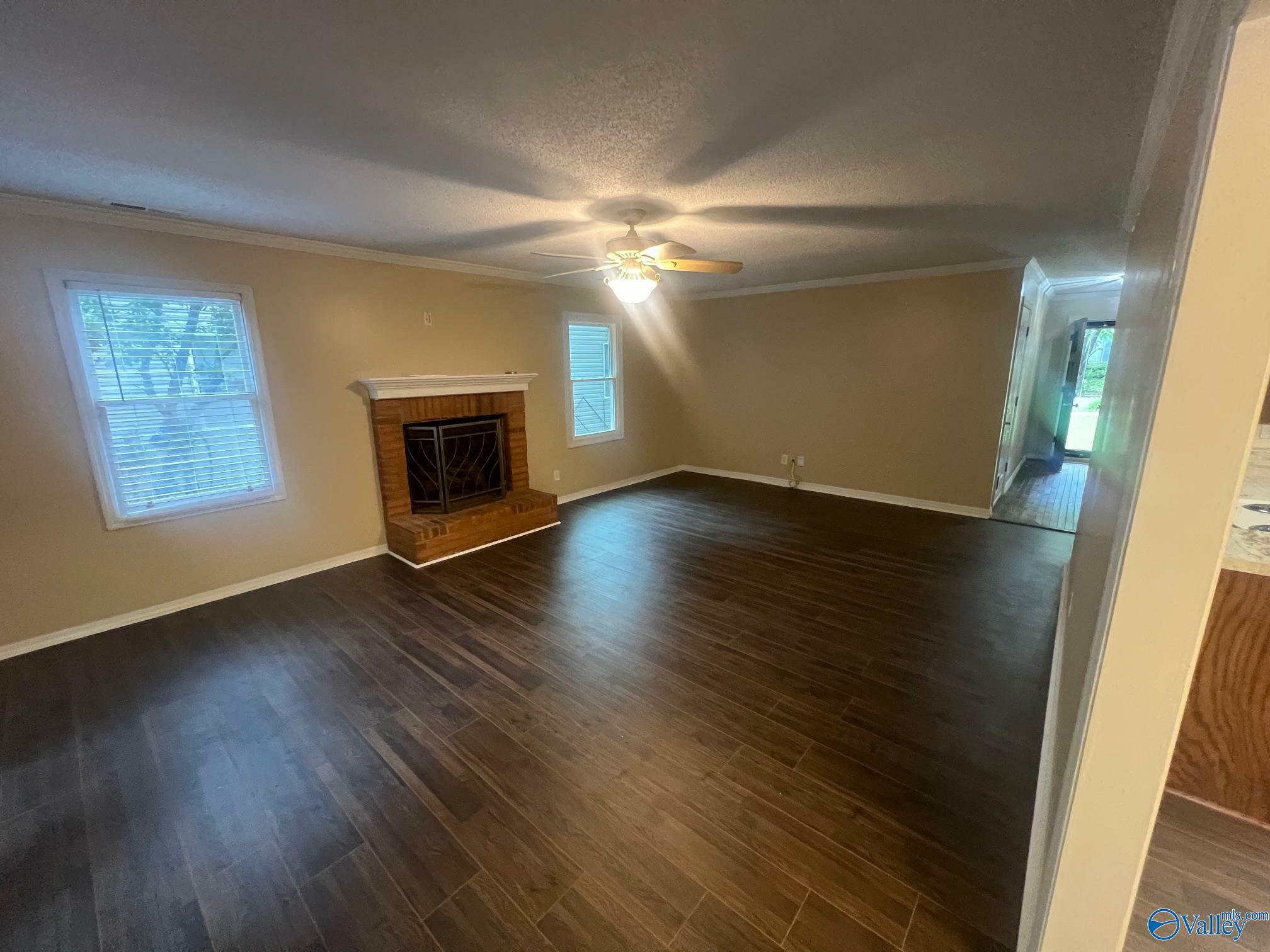 Property Photo: 113 Suffolk Drive AL 35757