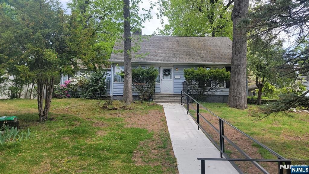 Property Photo:  209 Crest Drive  NJ 07652 
