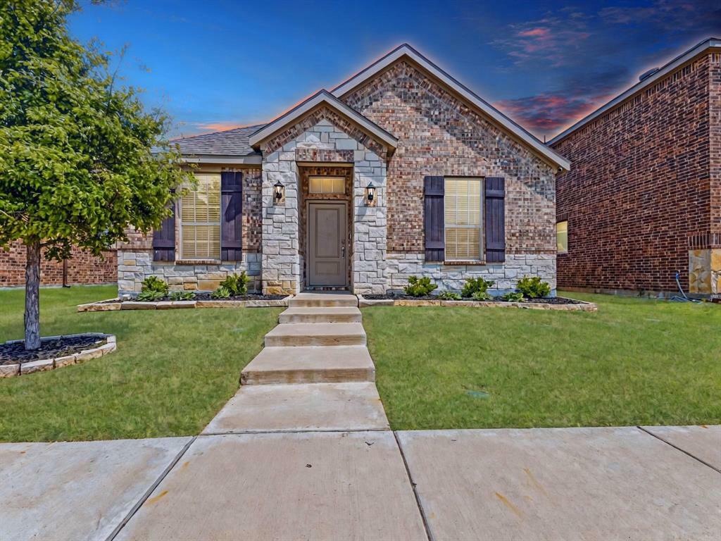 Property Photo: 2700 Franklin Drive TX 75009