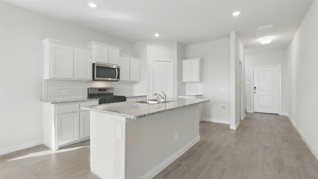 Property Photo:  220 Driftoak Drive  TX 76023 