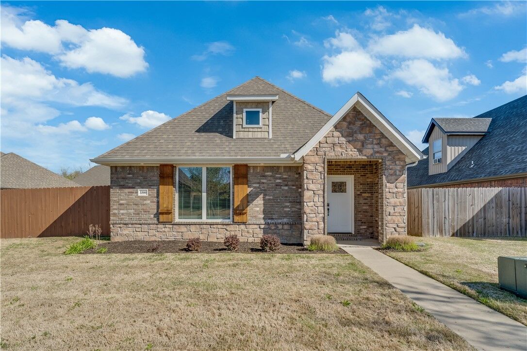 Property Photo:  3300 SW Stoneway Avenue  AR 72713 