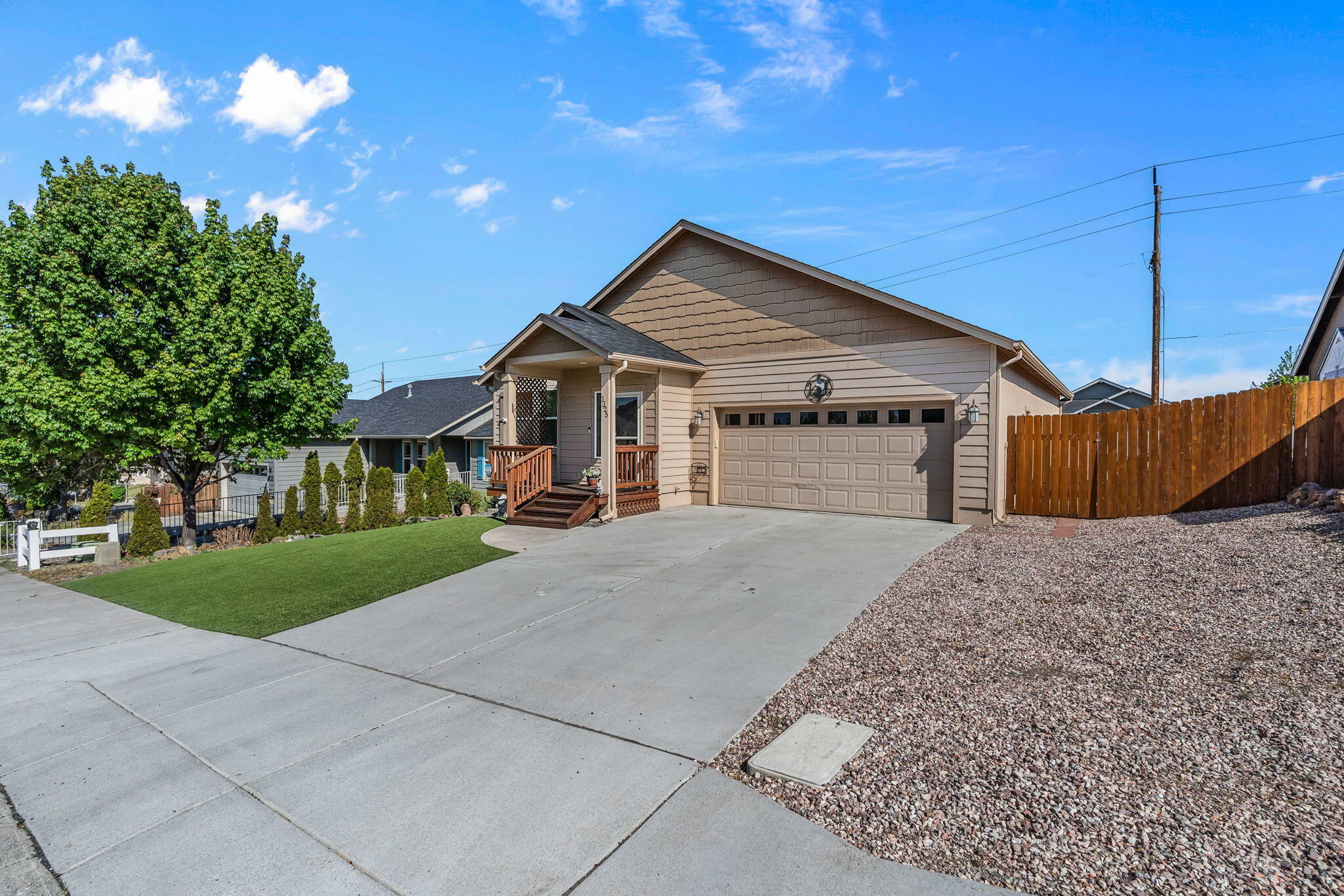 Property Photo: 3325 SW Antler Ridge Lane OR 97756