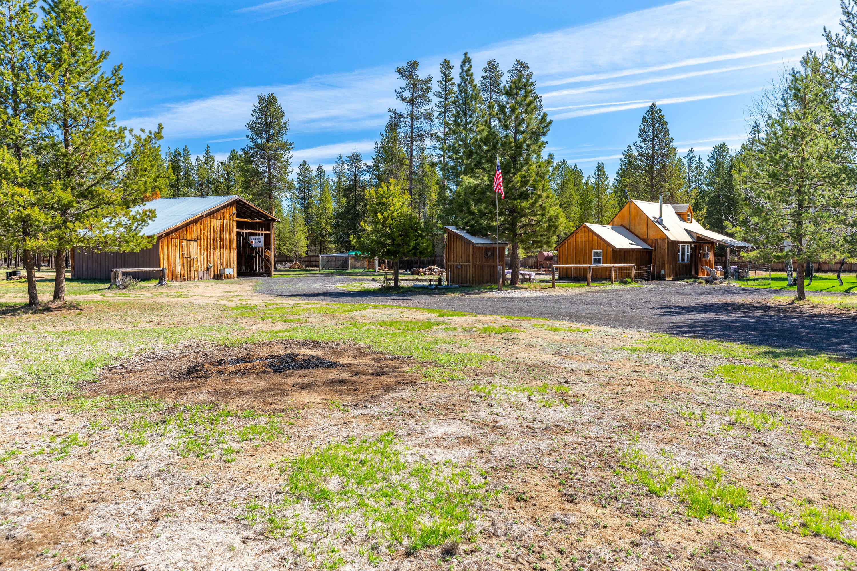 Property Photo: 8965 Split Rail Road OR 97739