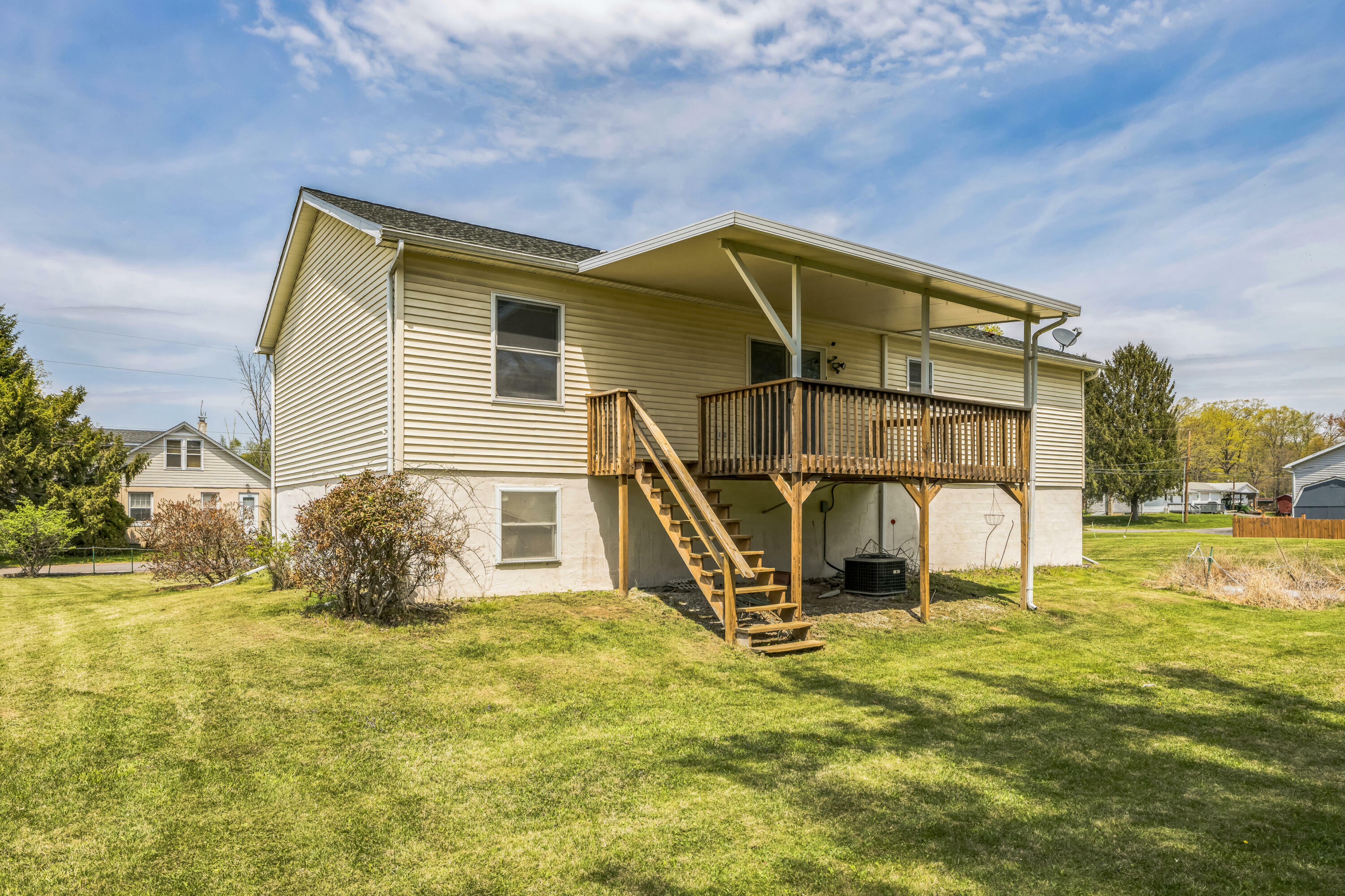 Property Photo: 204 Weiss Road PA 18360
