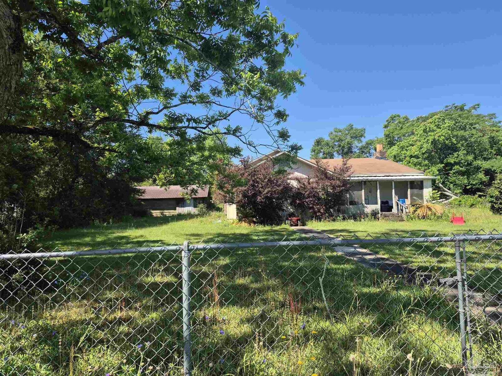 Property Photo: 1075 S Hwy 95 A FL 32533