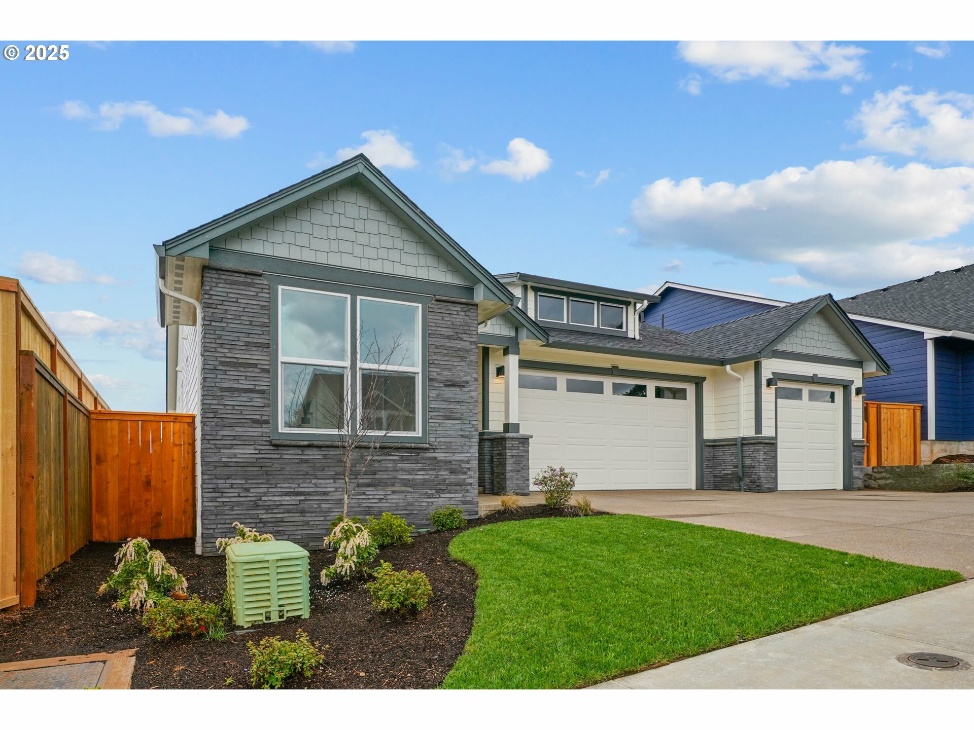 Property Photo: 6680 Naomi Danielle St SE OR 97306