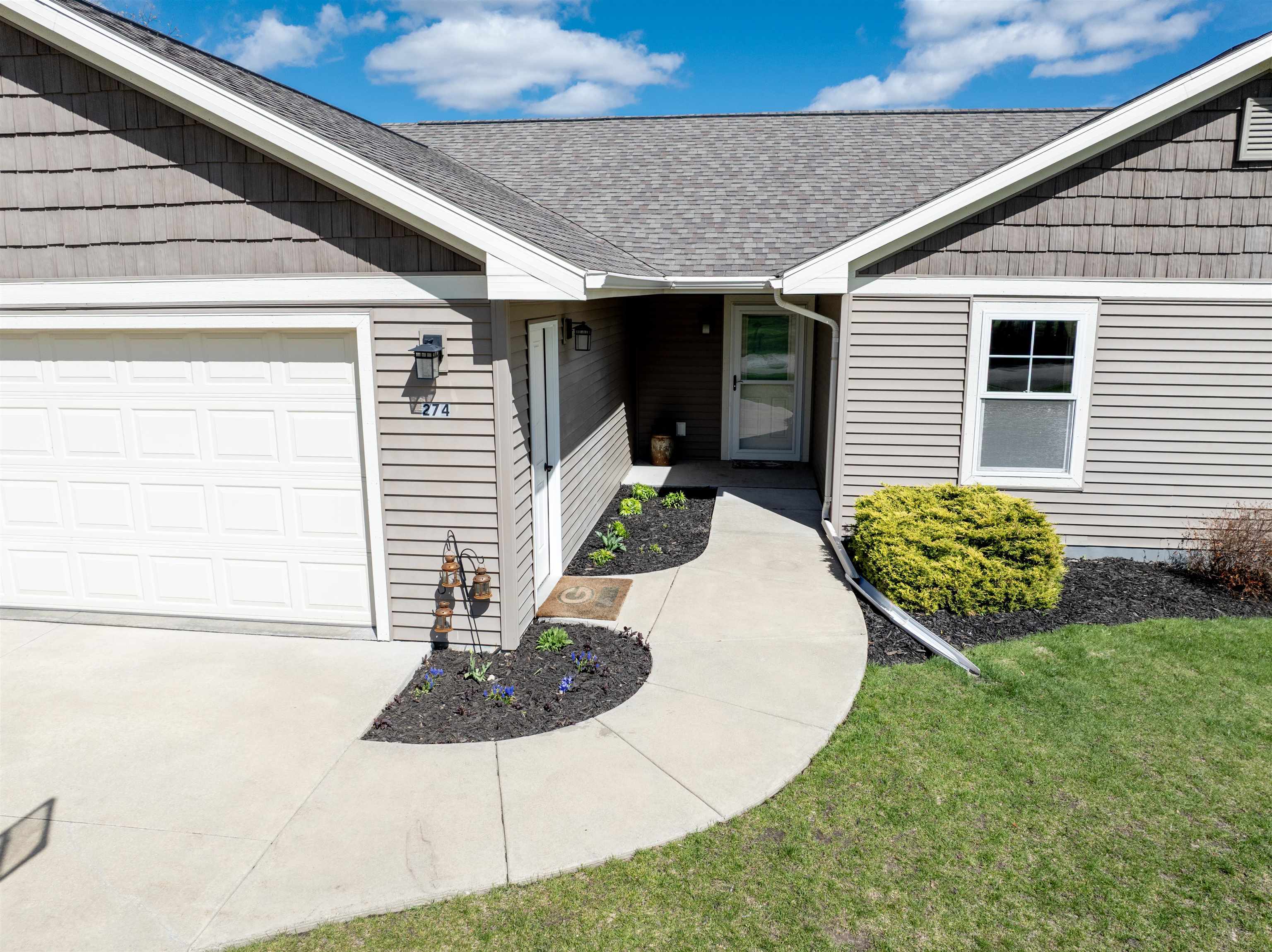 Property Photo: 274 N Hunter Street WI 54923-9167