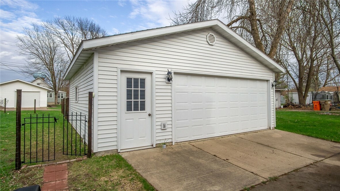 Property Photo: 633 Maple Street WI 54729
