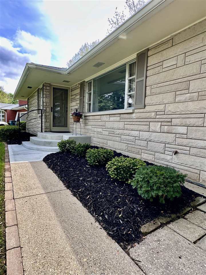 Property Photo: 2721 Reeveston Road IN 47374