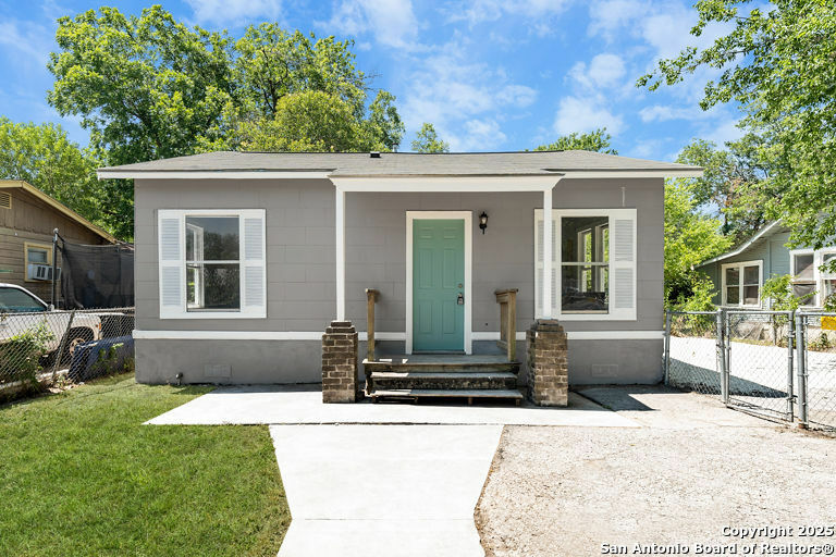 Property Photo: 1730 Thorain TX 78201