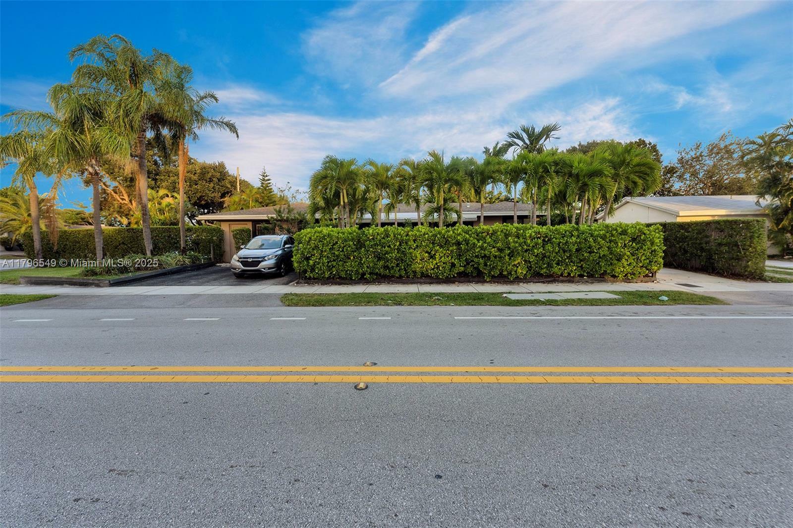 2808 Middle River Dr  Fort Lauderdale FL 33306 photo