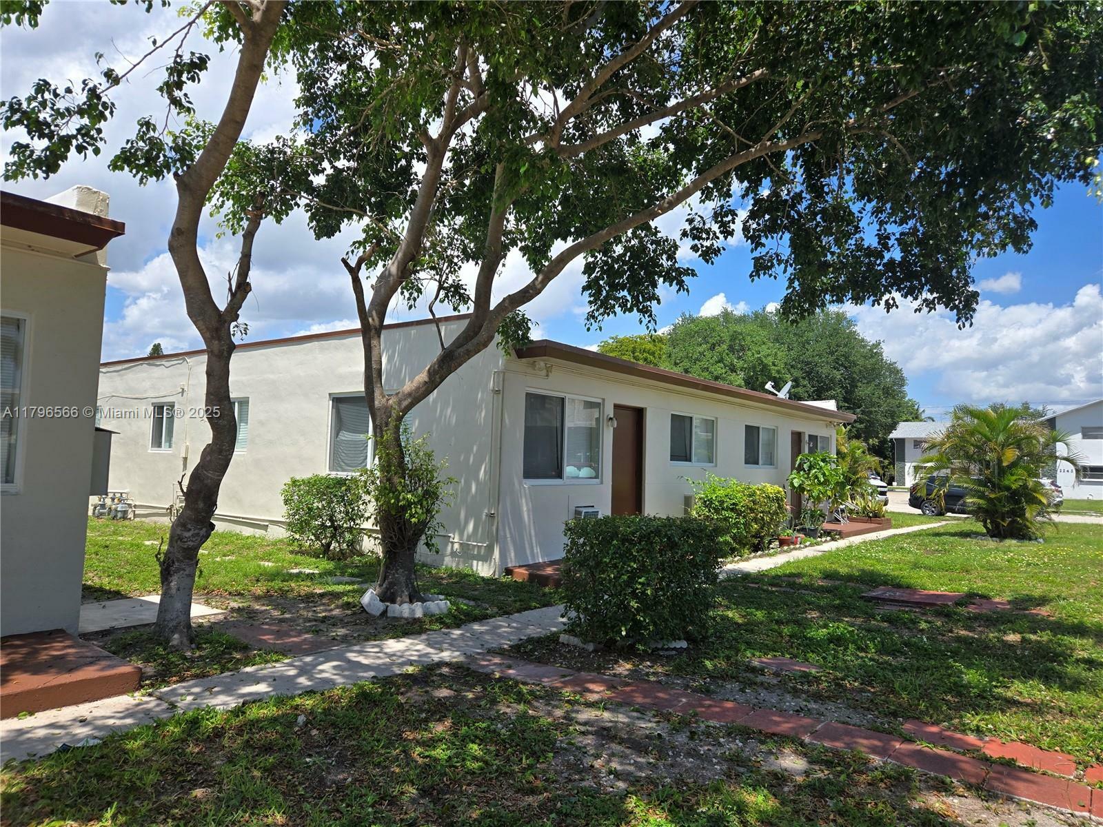 2246 Fillmore St  Hollywood FL 33020 photo
