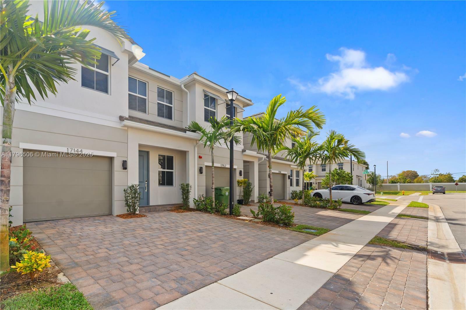 Property Photo: 17144 SW 1st St 17144 FL 33027
