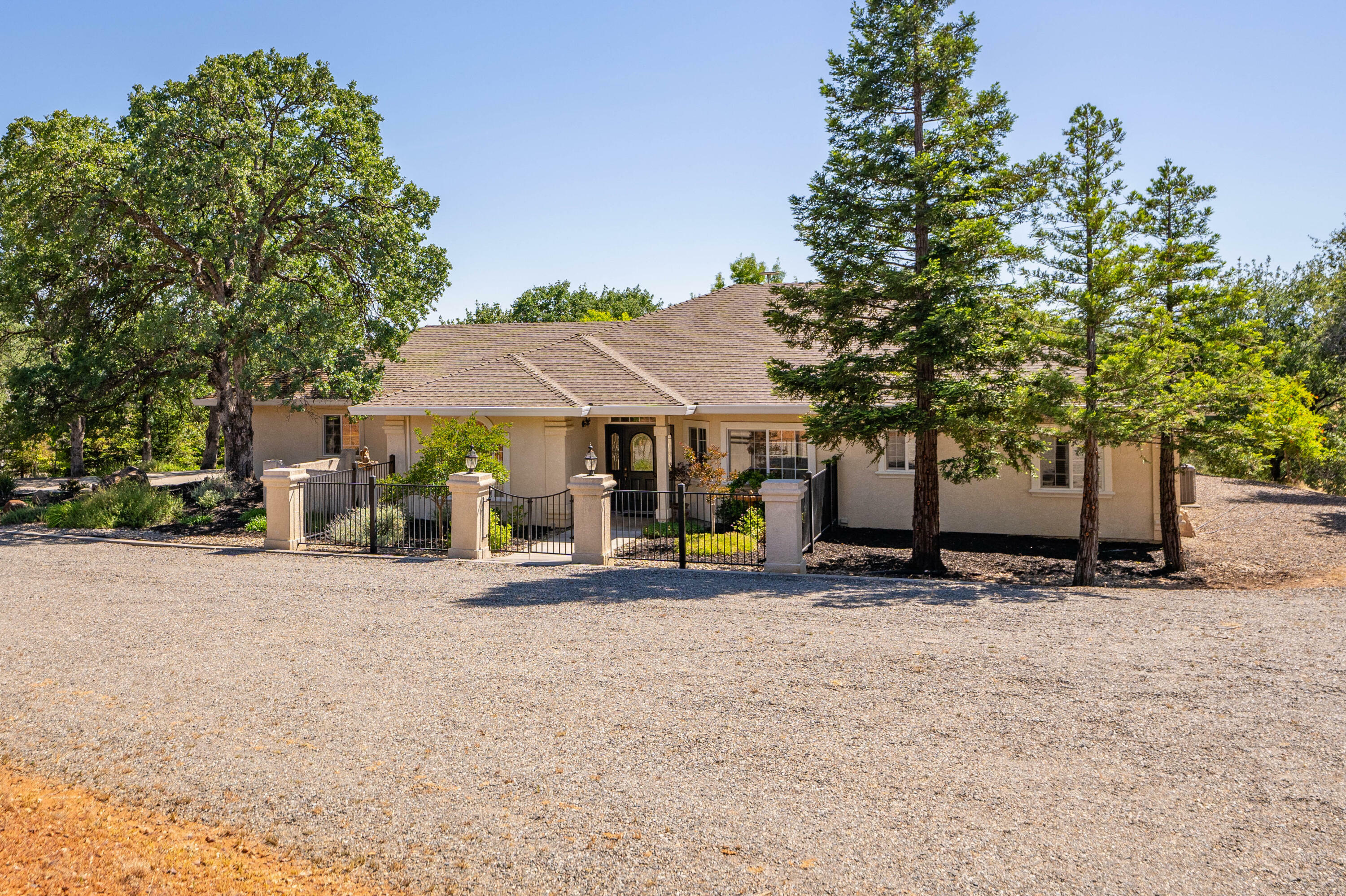 Property Photo: 14235 Noble Oaks Drive CA 96080