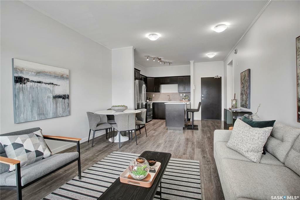 Property Photo: 545 Hassard Close 102 SK S7L 6V3