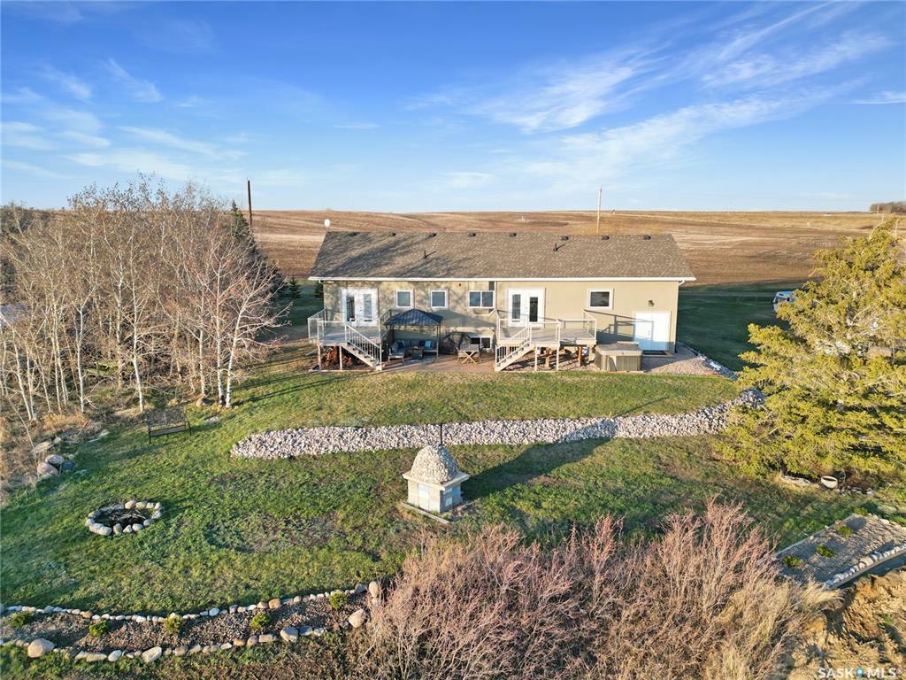 Property Photo: 1 Summerfield Drive W SK S0M 0L0