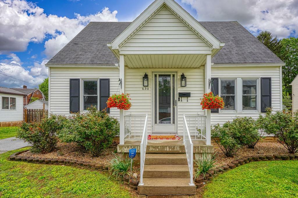Property Photo: 630 Oneida Road OH 45601