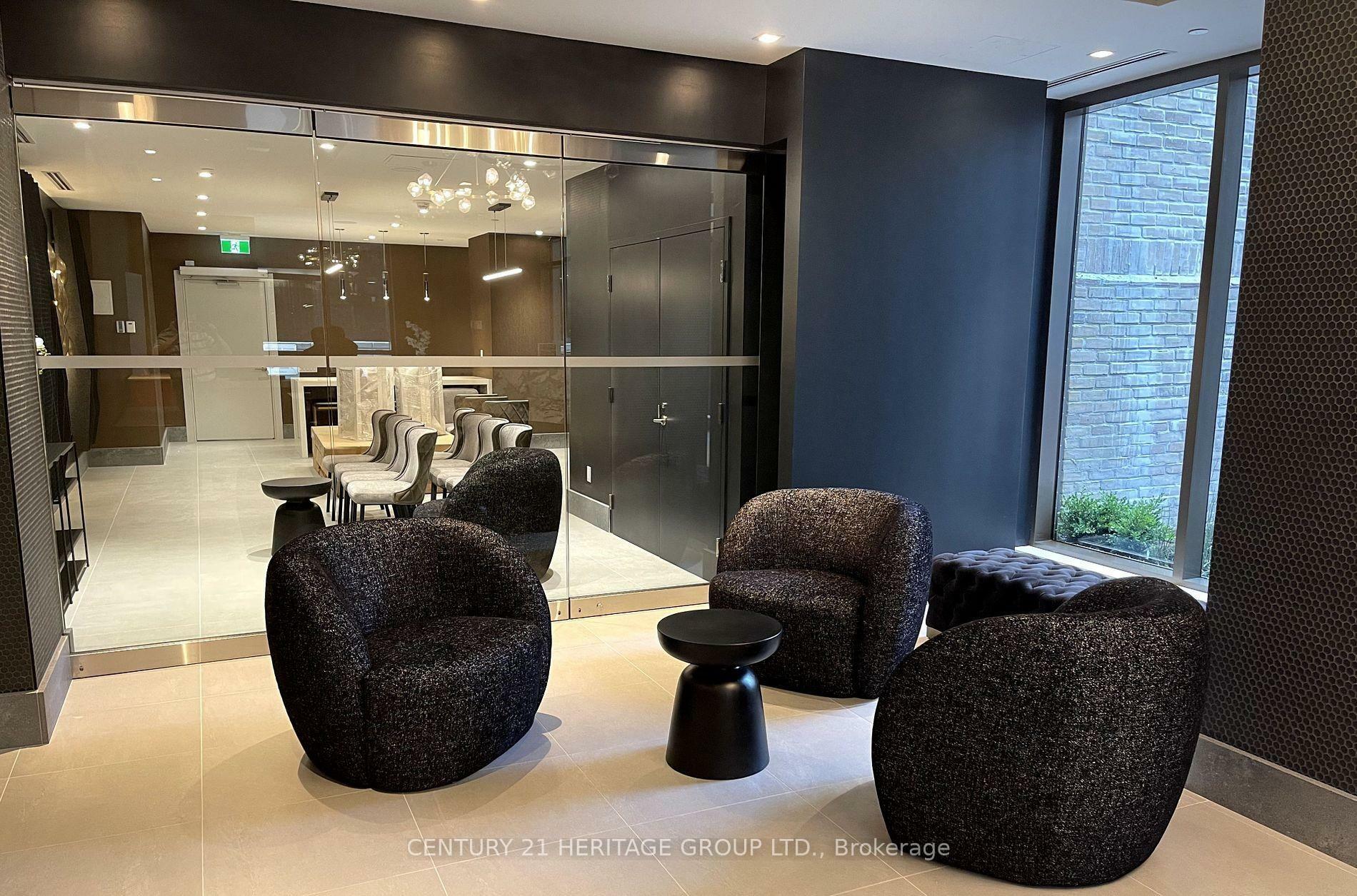 Property Photo: 8 Widmer Street 5008 ON M5V 0W6
